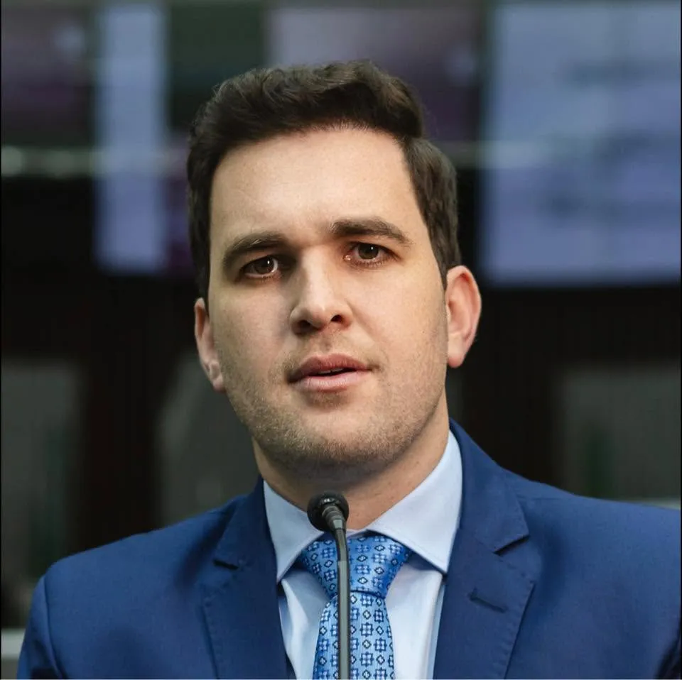 Paulo Melo lidera parcial para deputado estadual no Paraná; apuração chega a 37,69%